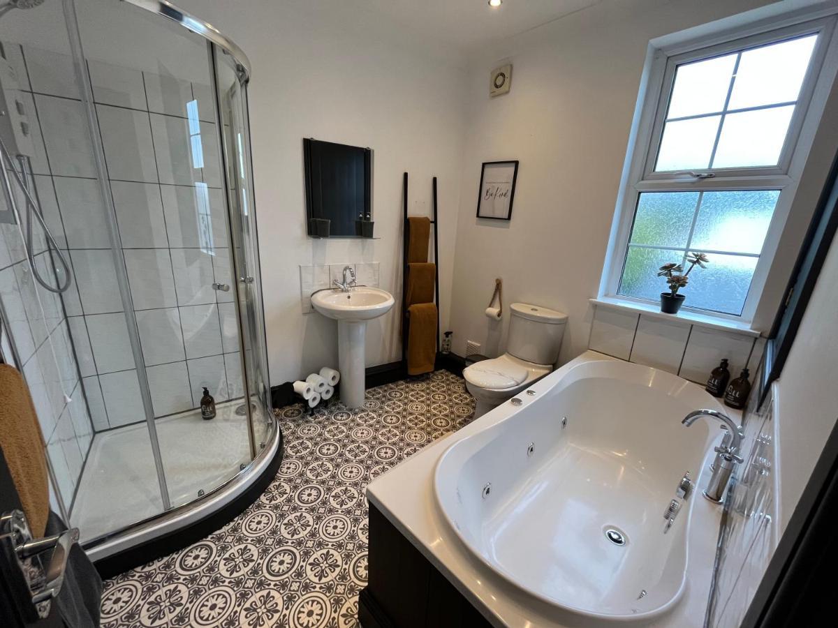 Contemporary & Chic Inner Terrace 5 Mins From Barnsley Town Centre Exterior photo